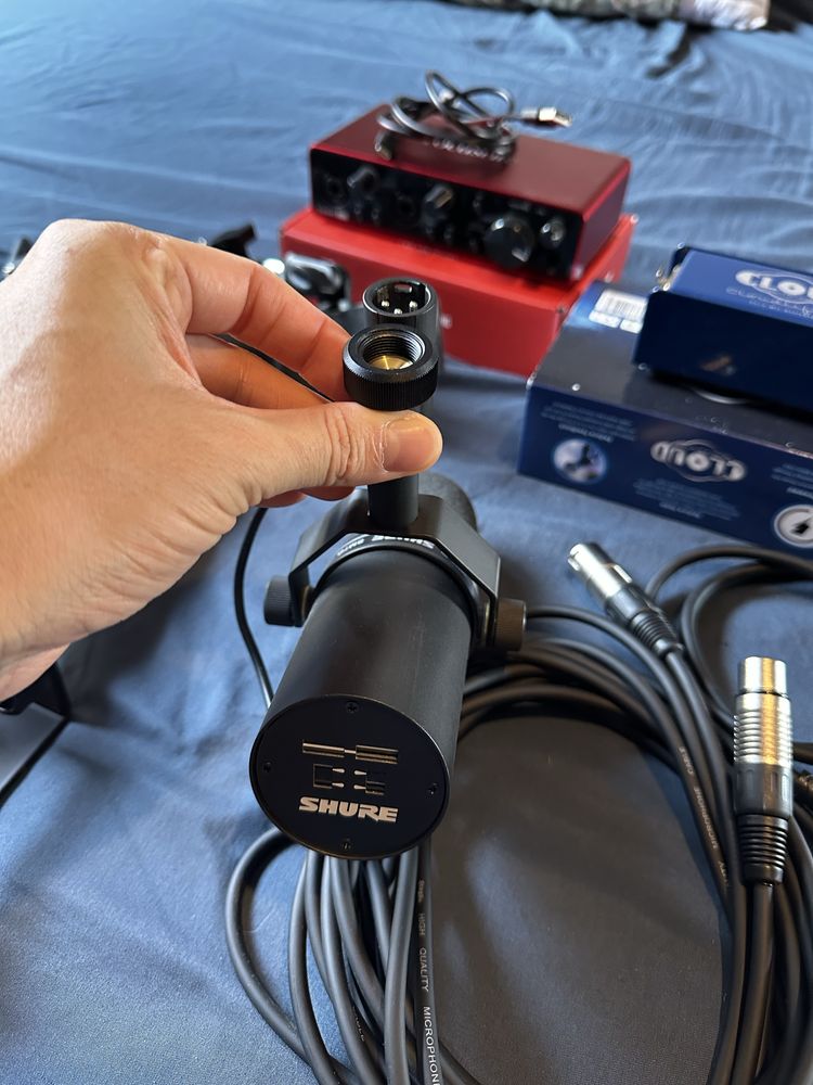 Shure SM7B com Scarlett 2i2 e Cloudlifter – Estado impecável