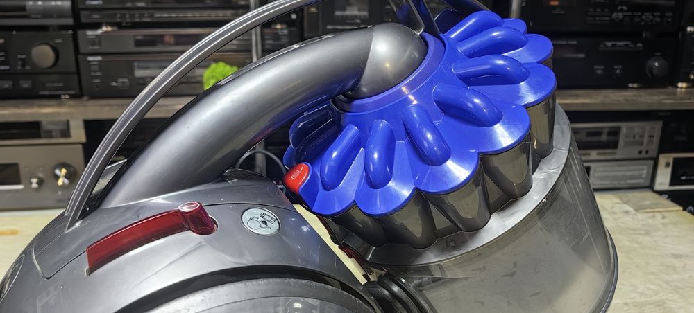 Пилосмок Dyson DC 33 C