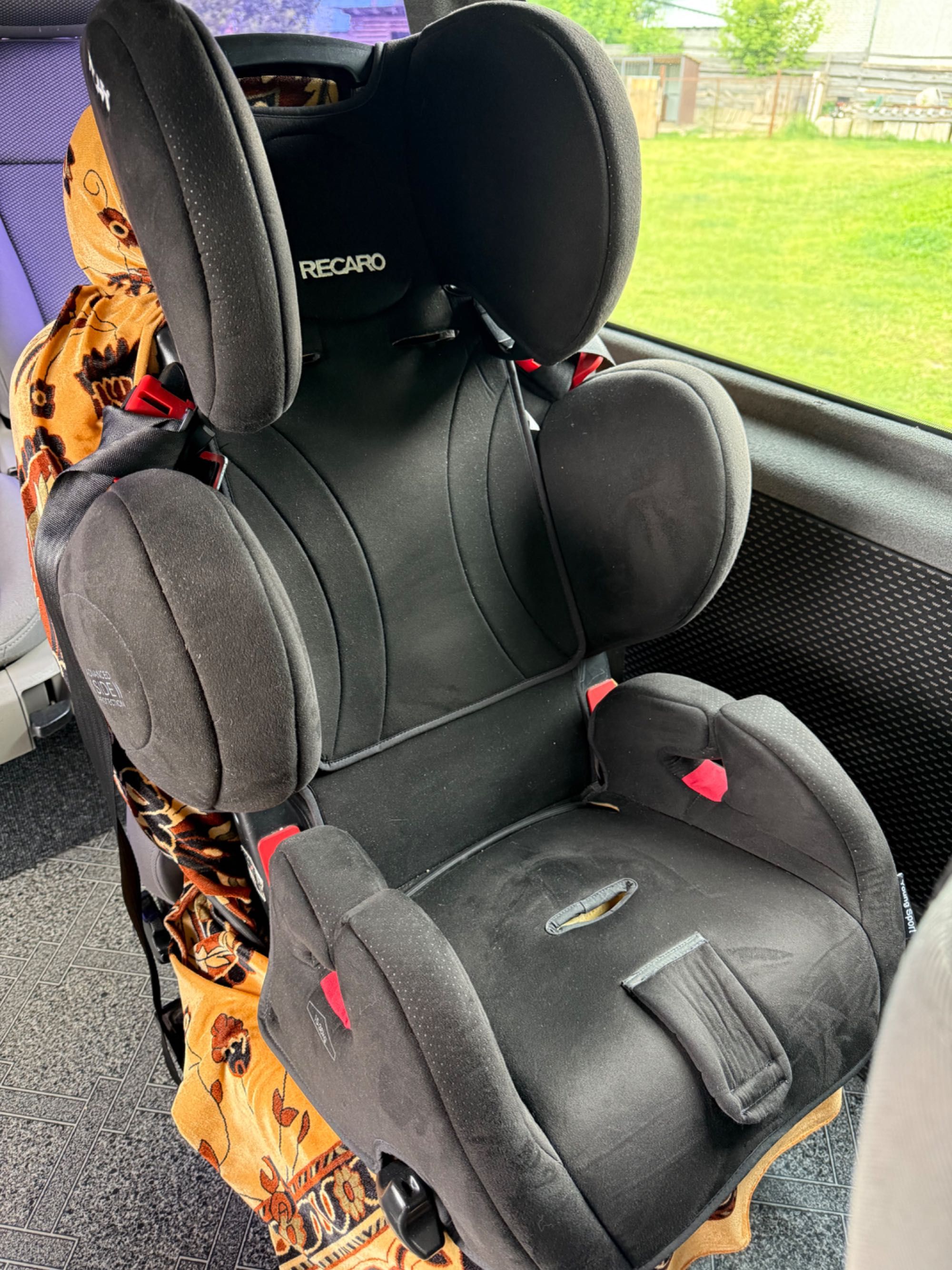 Автокрісло recaro