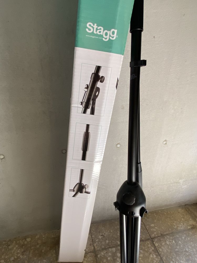 Suporte de Microfone MISQ22BK Stagg