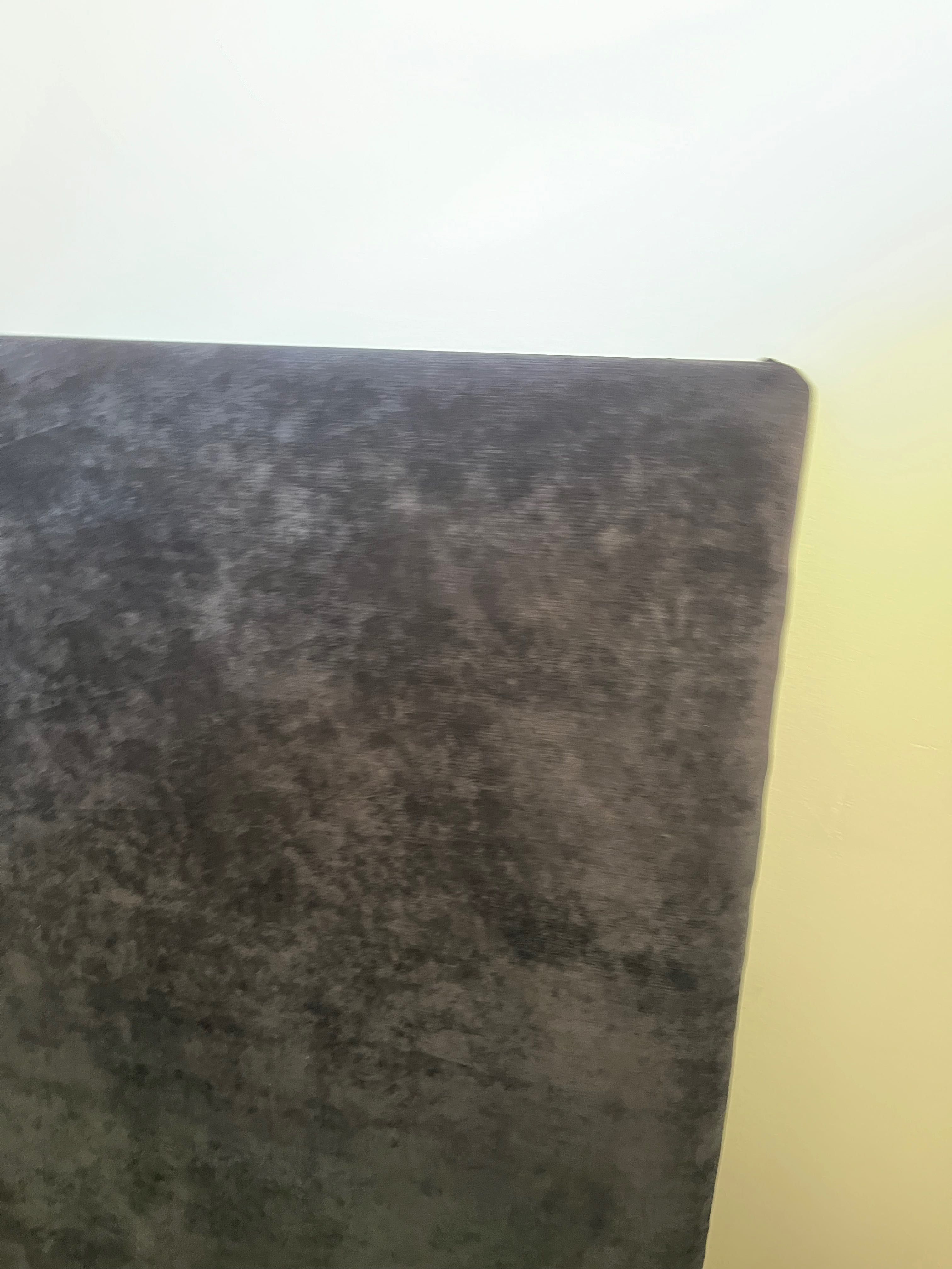 Cabeceira de cama em veludo preto