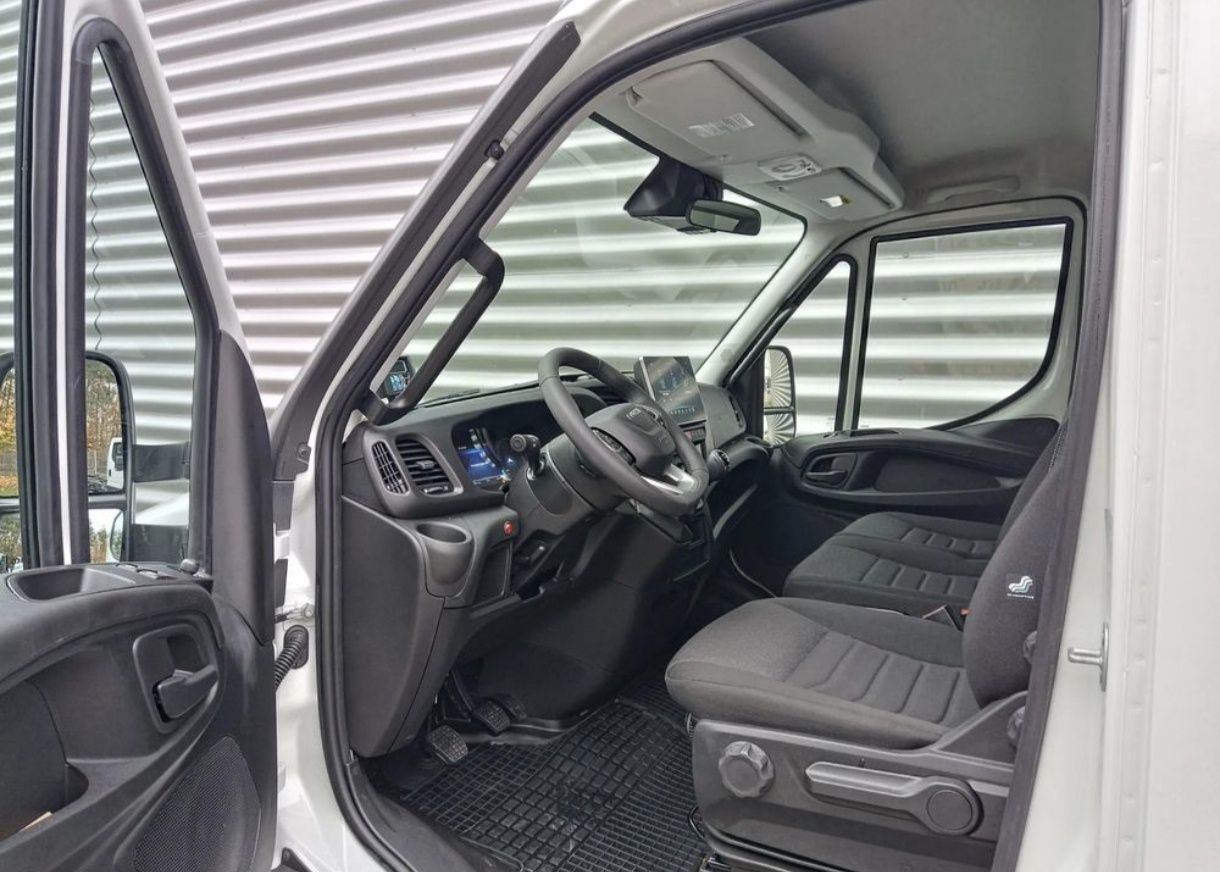 Auto chłodnia 6-8 palet Iveco daily winda bliźniak 3.0 -5 c zanotti