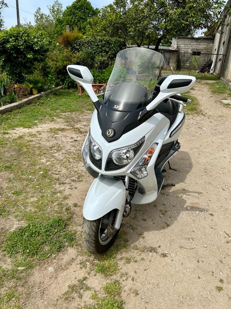 moto marca Sym GTS Evo 125 cc