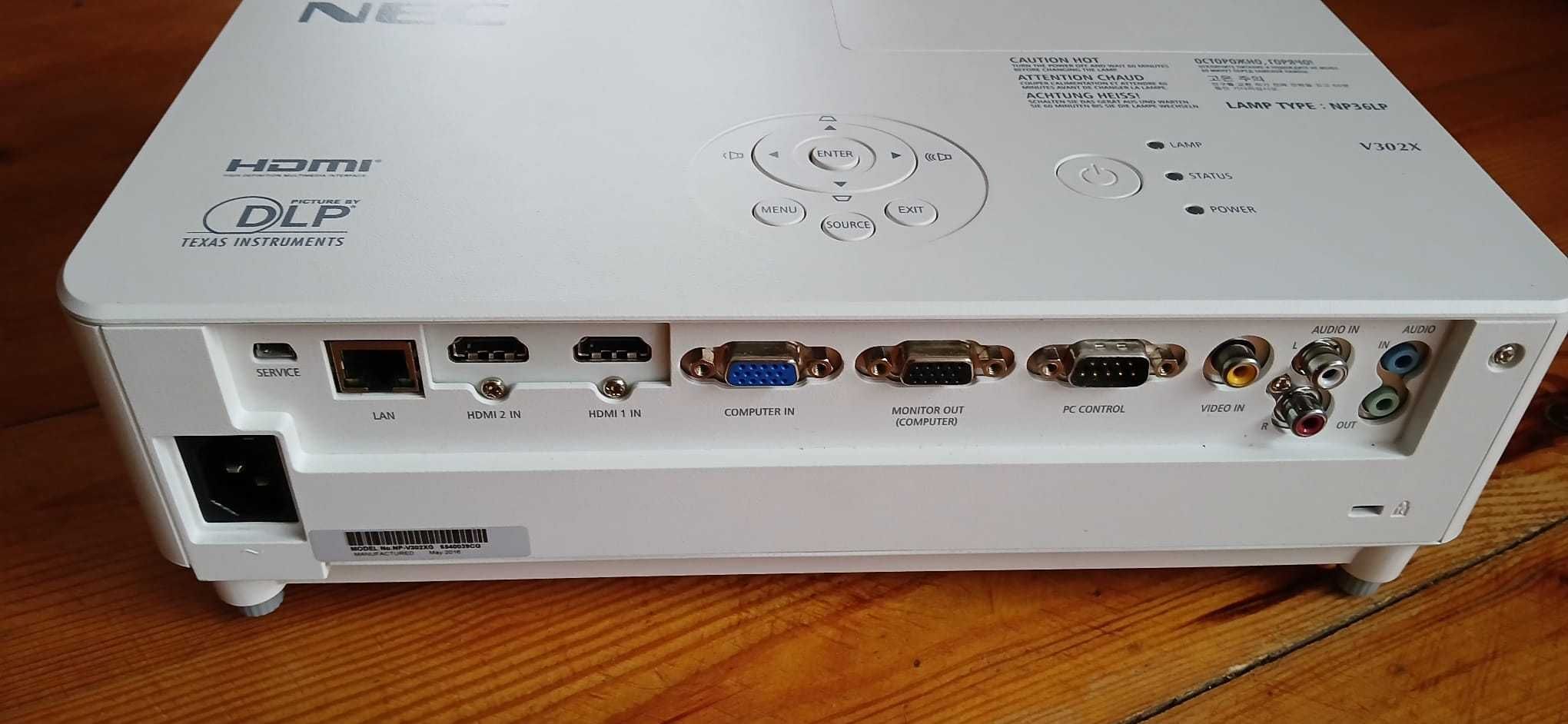 Projektor rzutnik NEC V302X