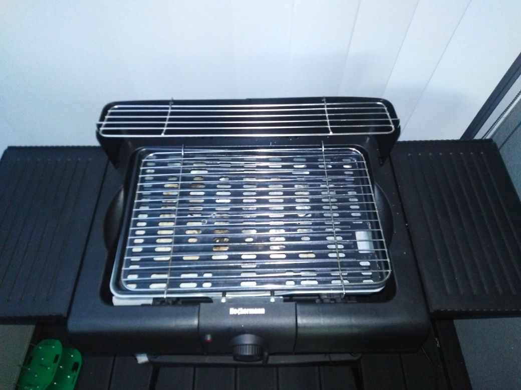 Elektryczny stojący  grill żeliwny 2200W 2w1