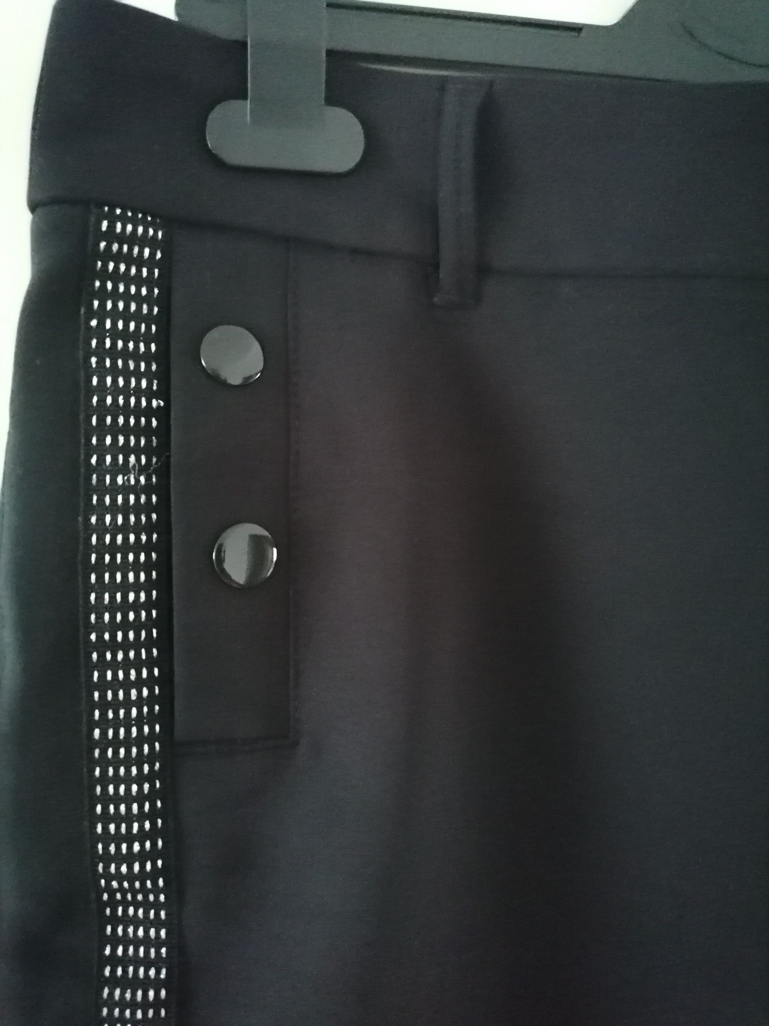 Spódnica czarna z kieszonkami r. 38