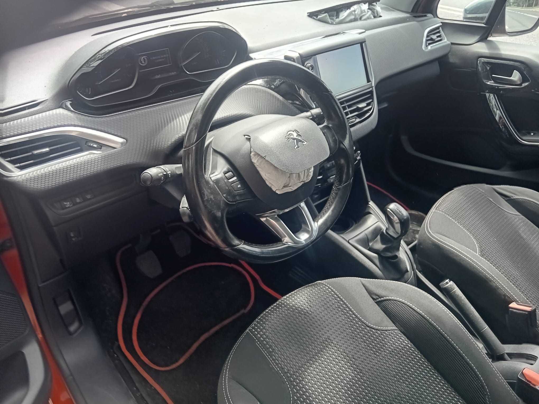 Peugeot 208 1.2 turbo benzyna 2015 r.