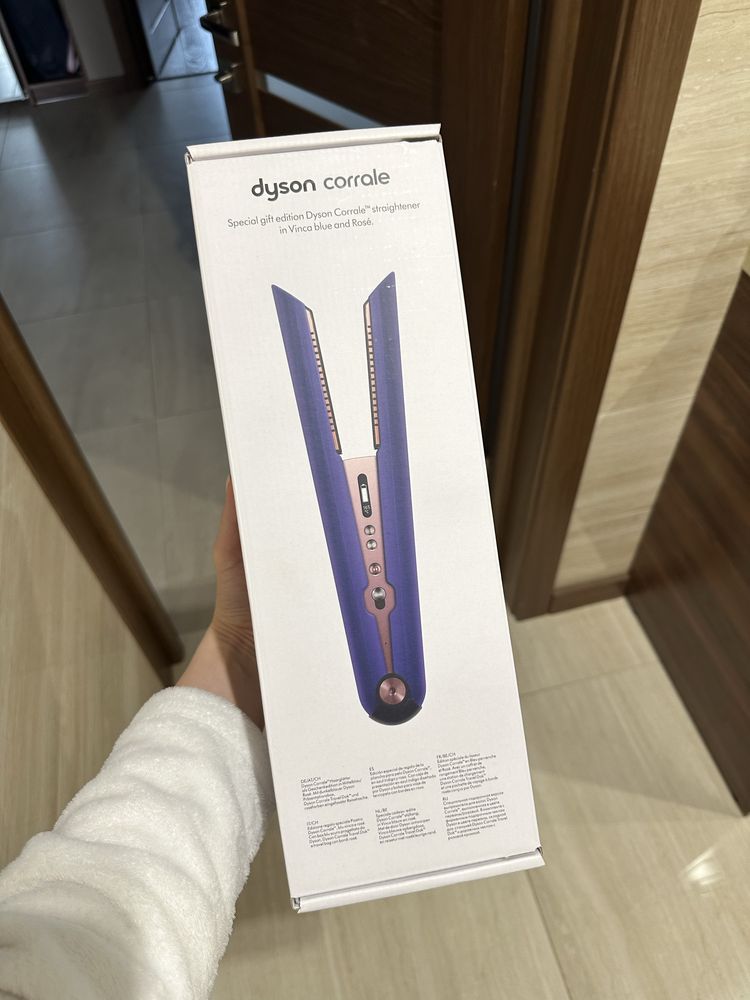 Dyson вирівнювач для волосся