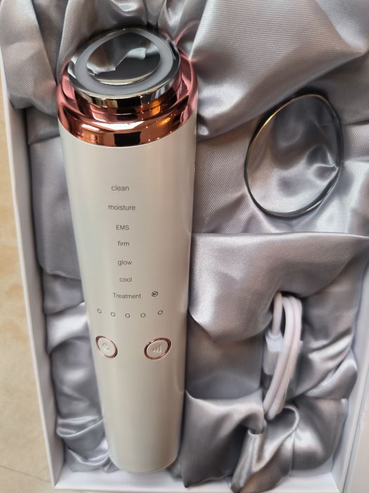 Микротоковый массажер для лица EMS