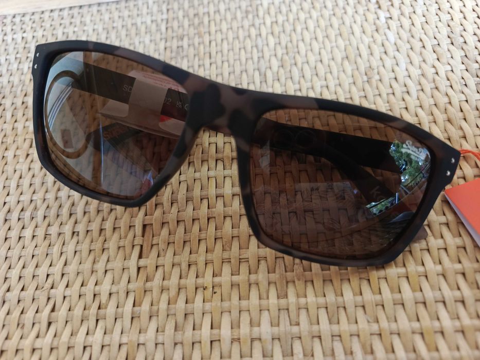 Nowe okulary Superdry Kobe kolor oprawek brąz 122 UV 400