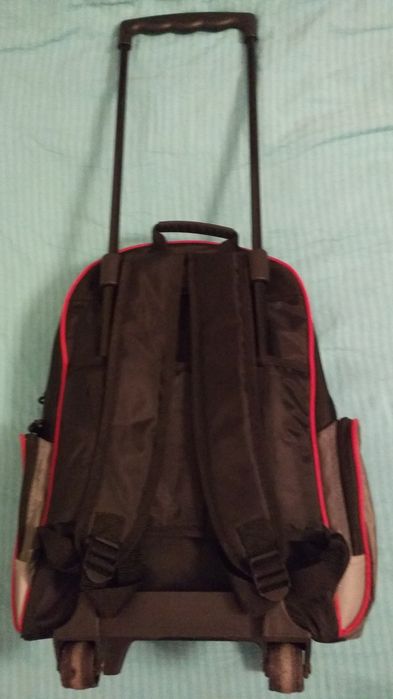 Plecak, tornister na kółkach, walizka z piórnikiem