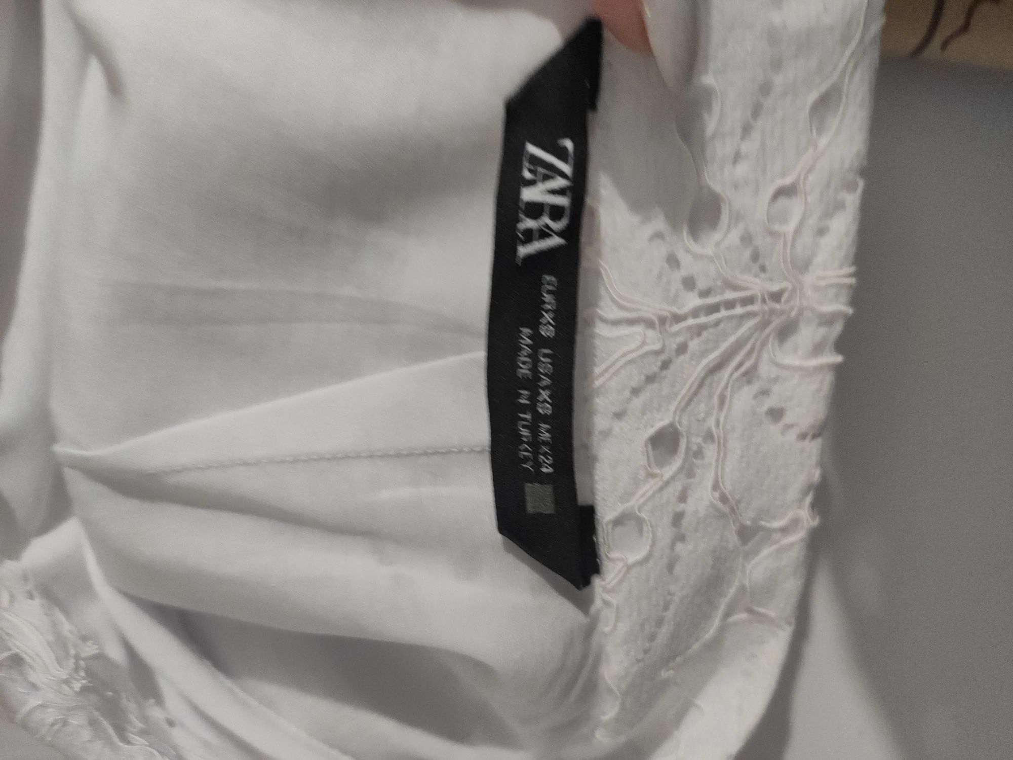 Біла спідниця Zara