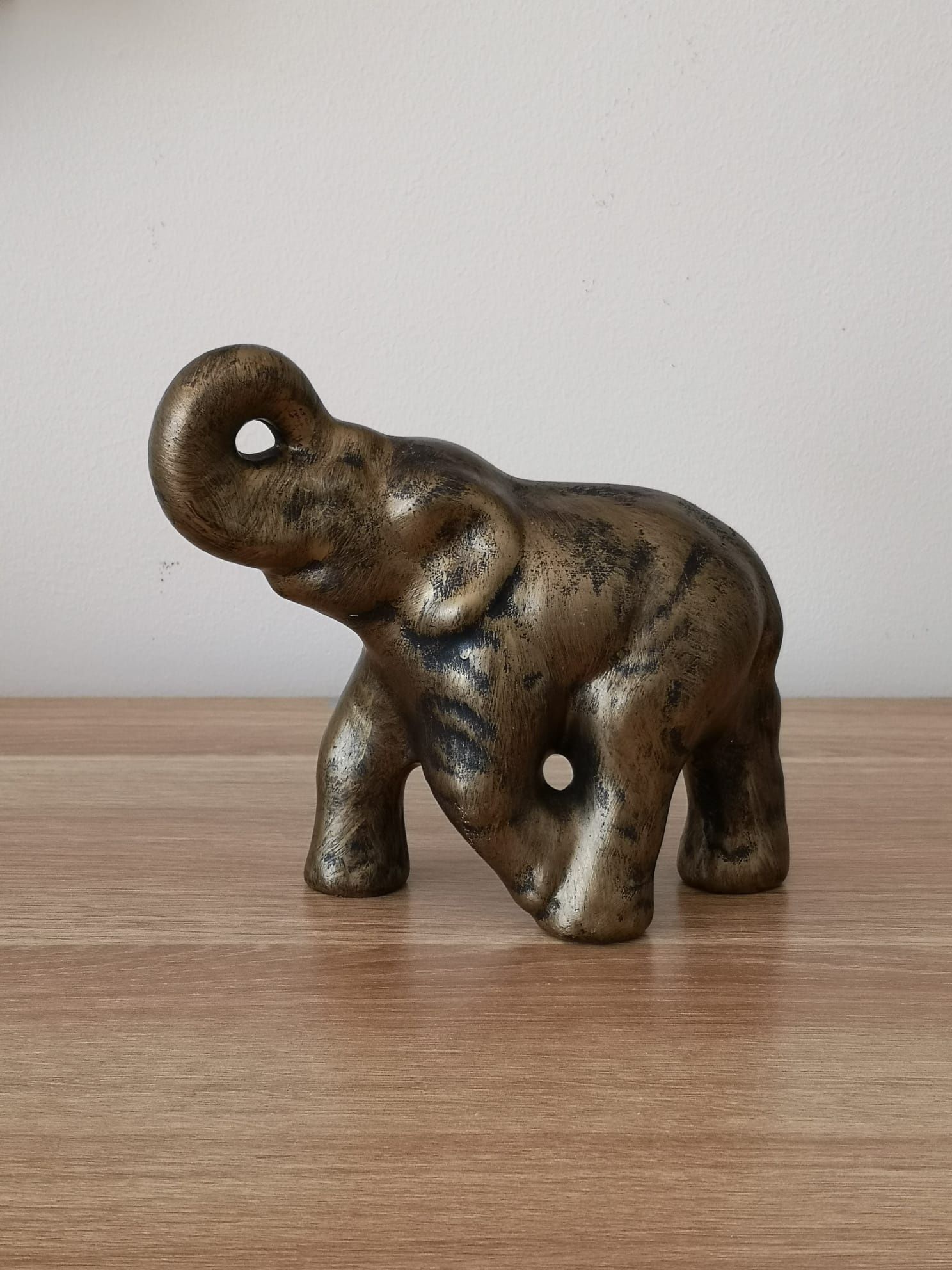 Figurka słonia z masy