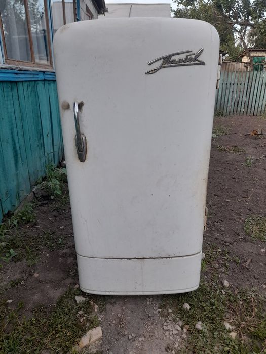 Ретро холодильник