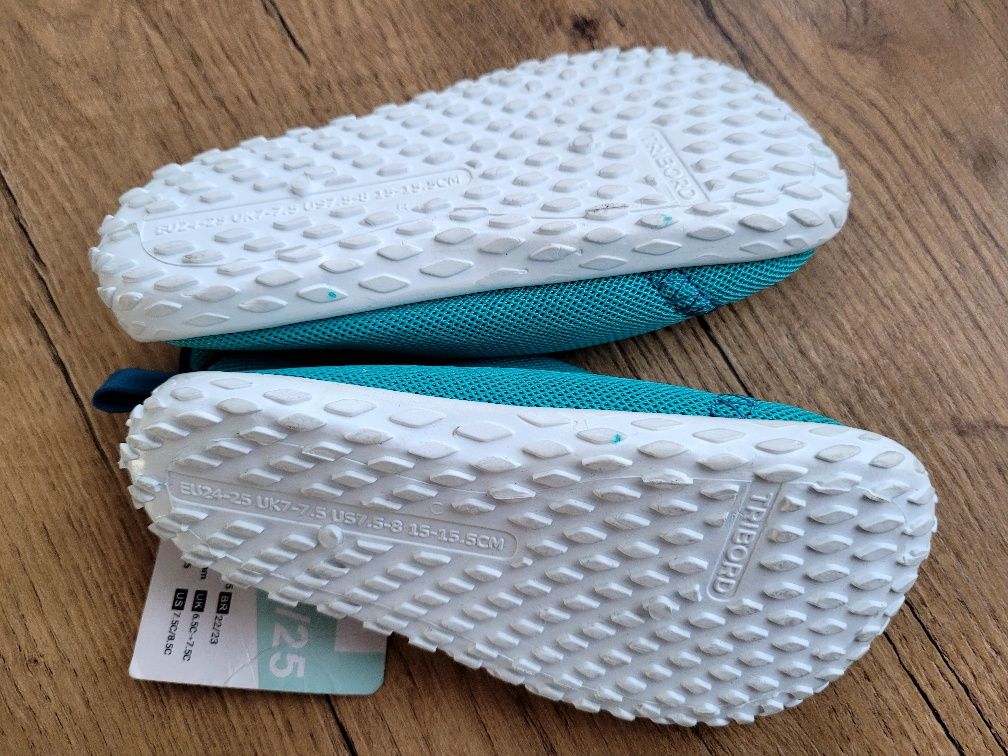 Nowe Buty/kapcie decathlon 24/25