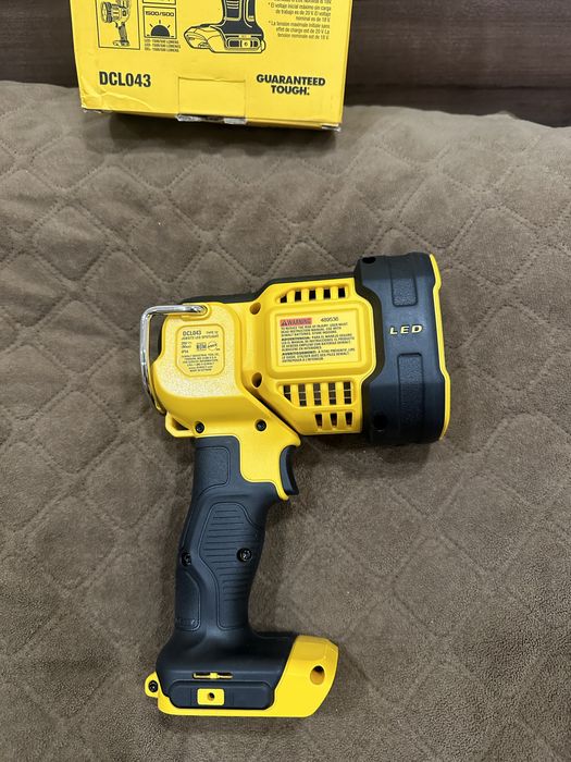 Dewalt DCL043, ліхтар акумуляторний