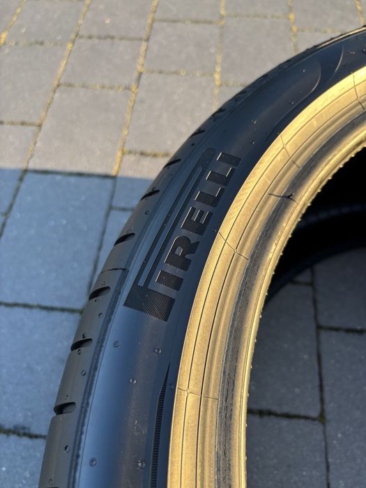 Opona Pirelli 275/35 R20 P Zero