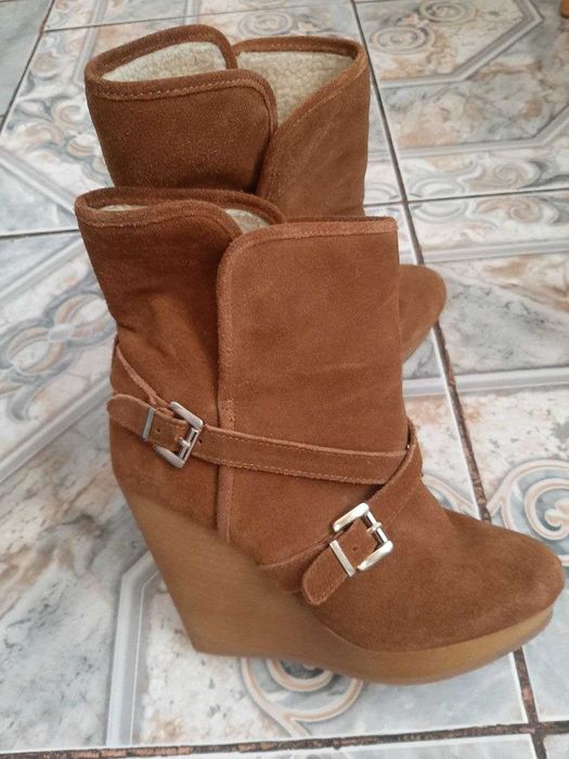 Замшевые ботильони на танкетке Bershka 36 р.