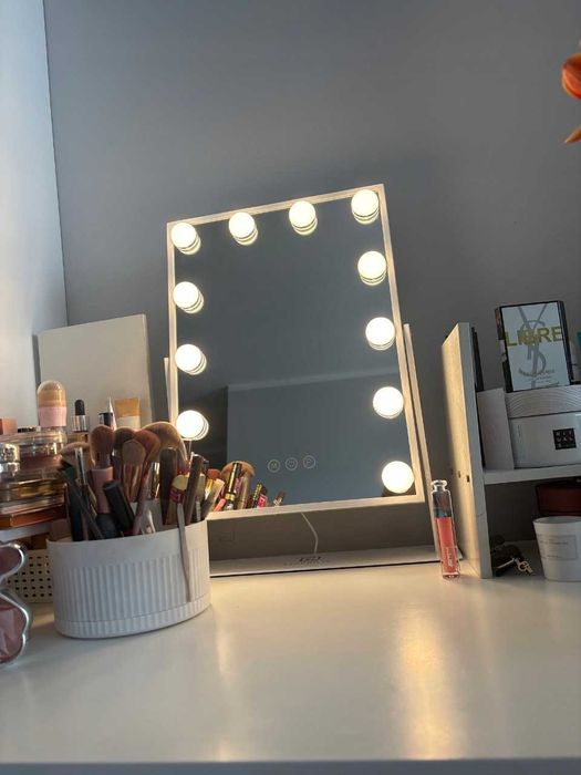NOWE !! duże piękne lusterko do makijażu z regulowaną barwą światła