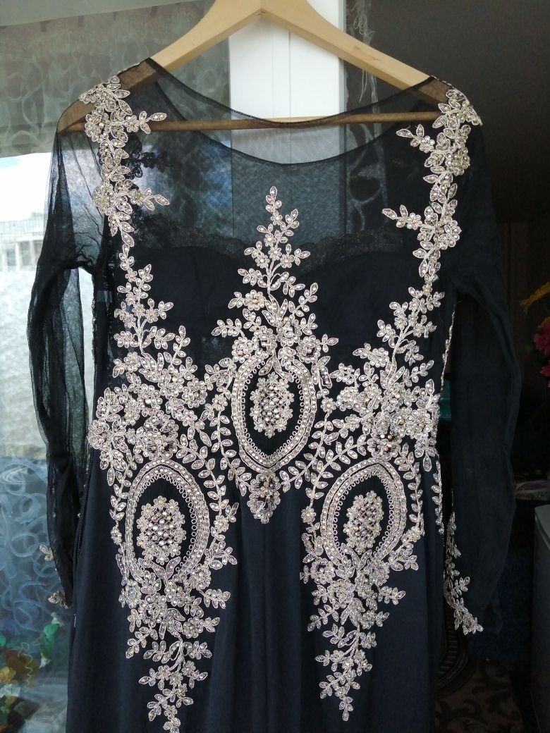 Платье со шлейфом, 48-50