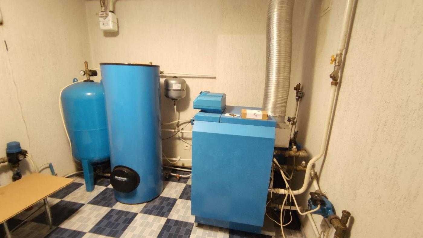 Продаж будинку, Брюховичі