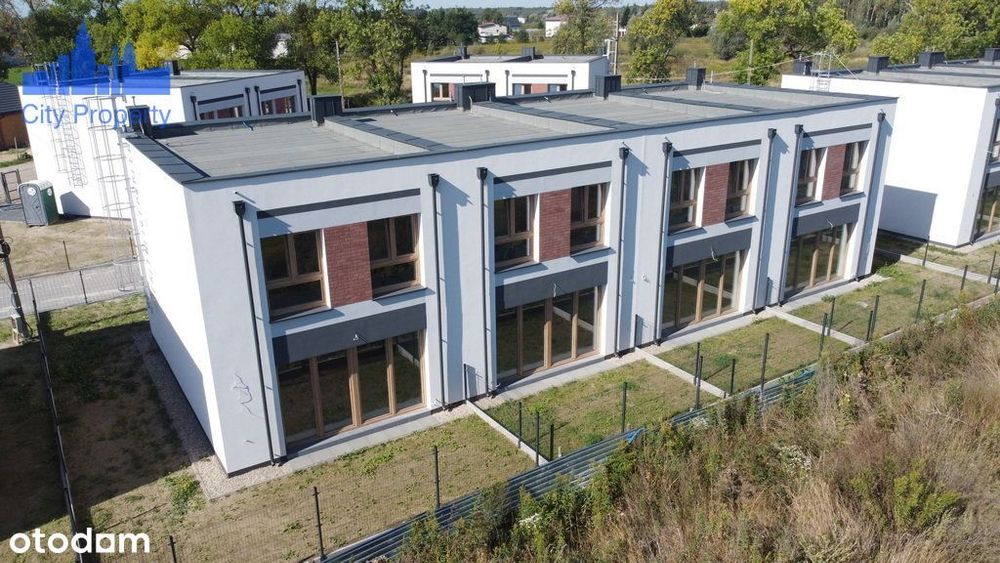 Nowoczesny segment z ogródkiem