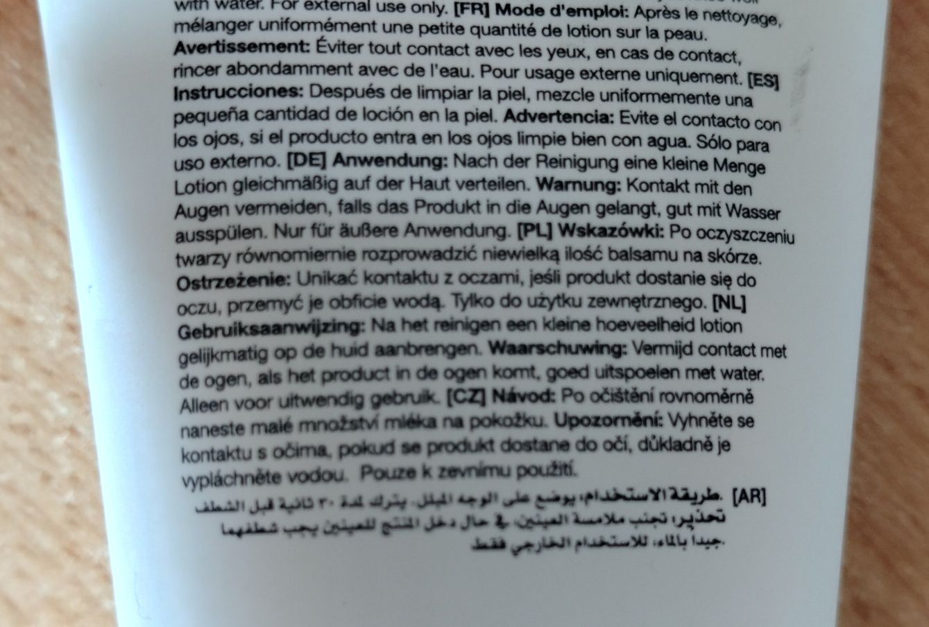 Carbon Theory Krem do twarzy nawilżający 100 ml (op. lekko uszkodzone)