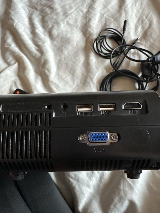 Смарт-проектор M7W 720p на android отличный звук и картинка