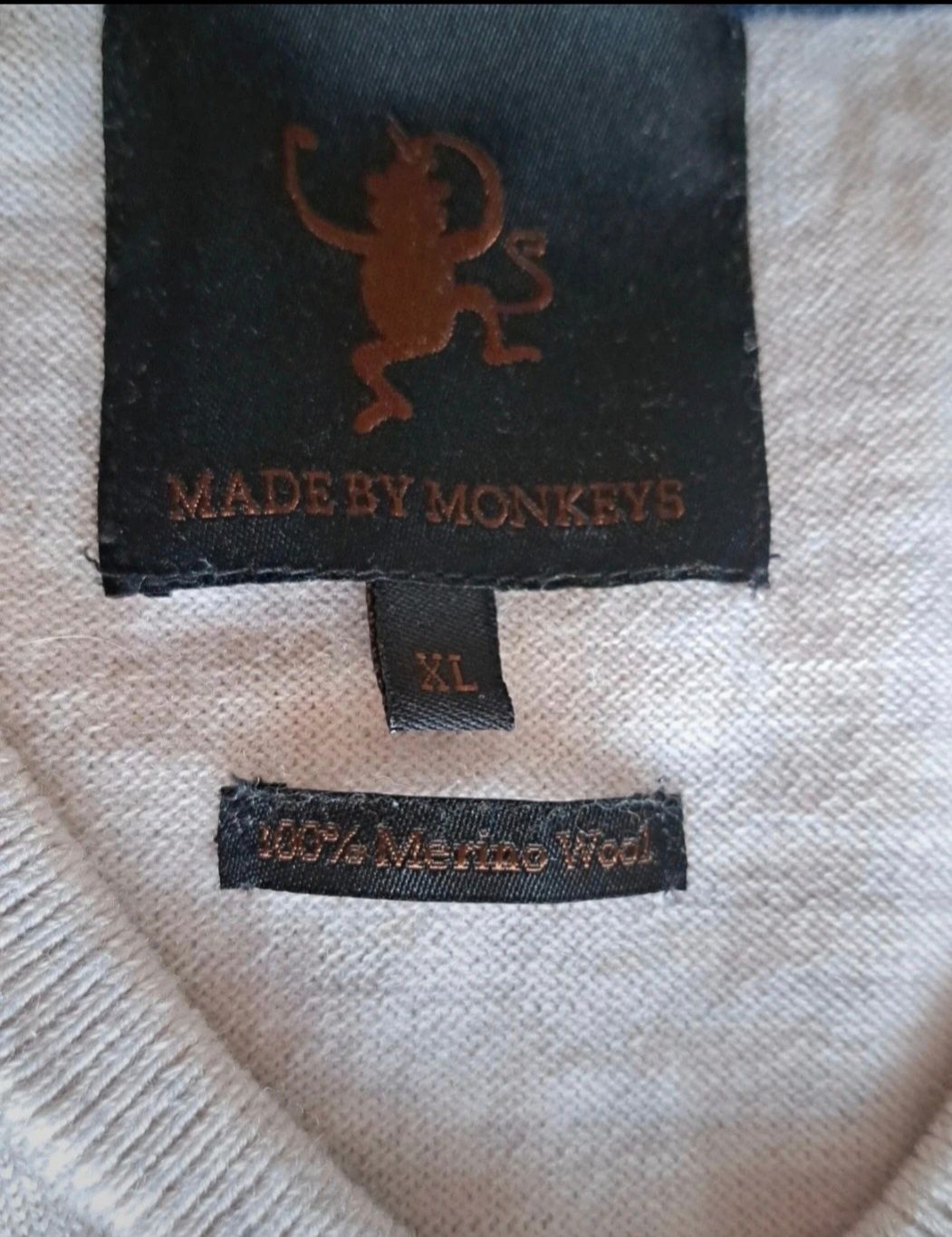 Męski sweterek w serek, wełna 100% merino, rozm. XL, Made by Monkeys
