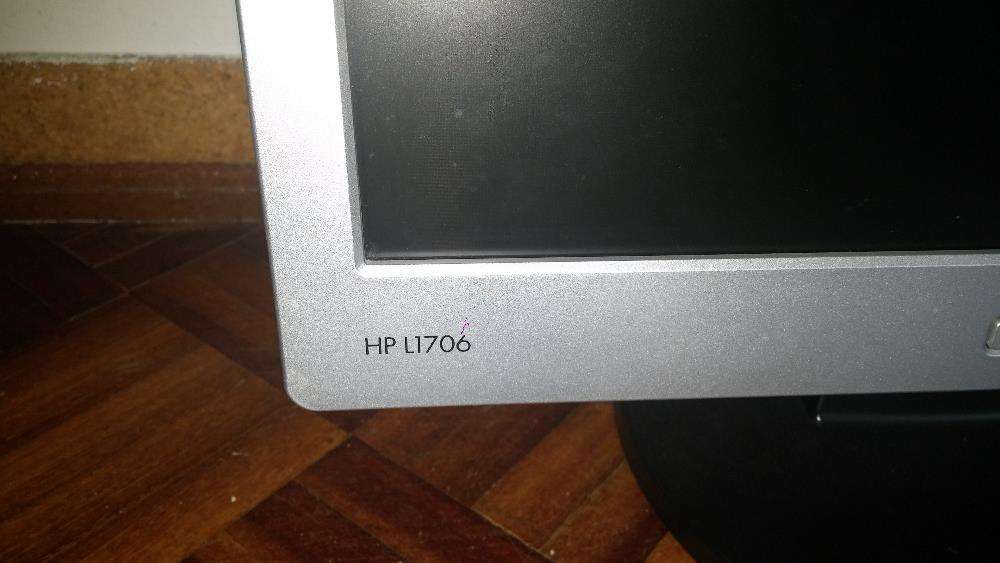 vendo monitor 17" HP