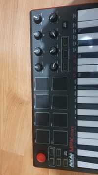 Akai MPK mini . pouco uso.