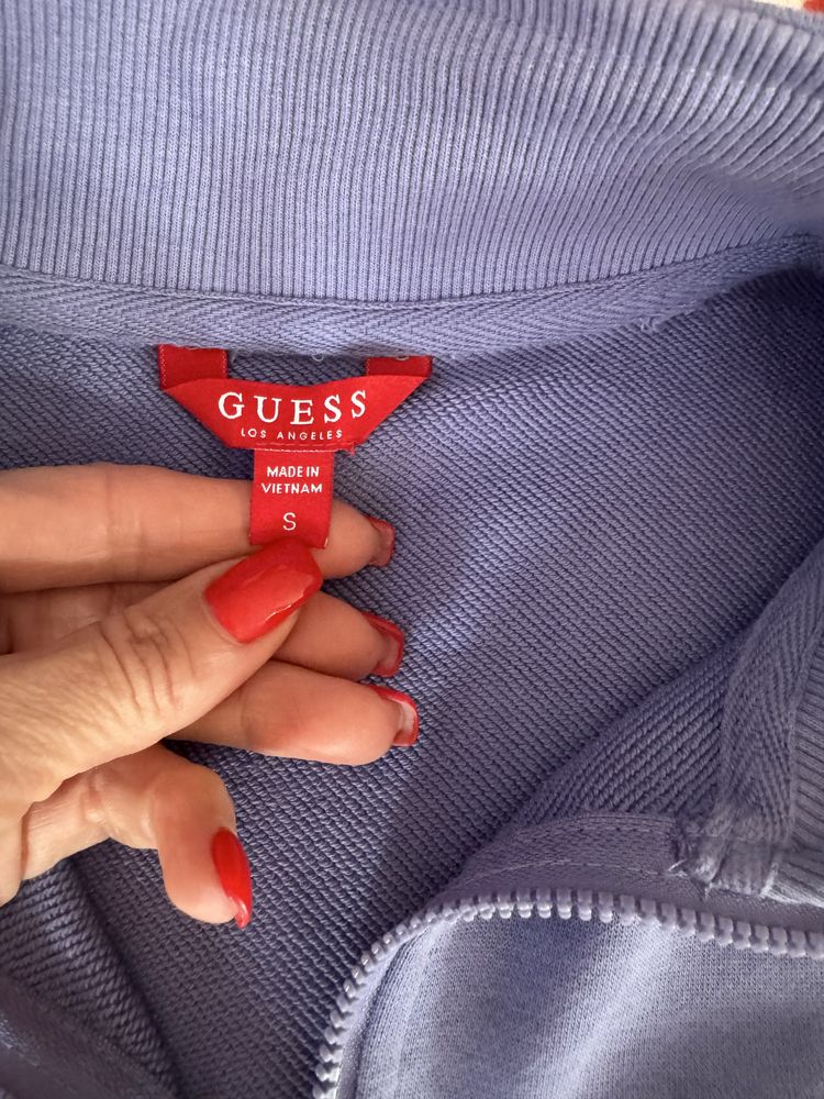 Продам костюм  Guess