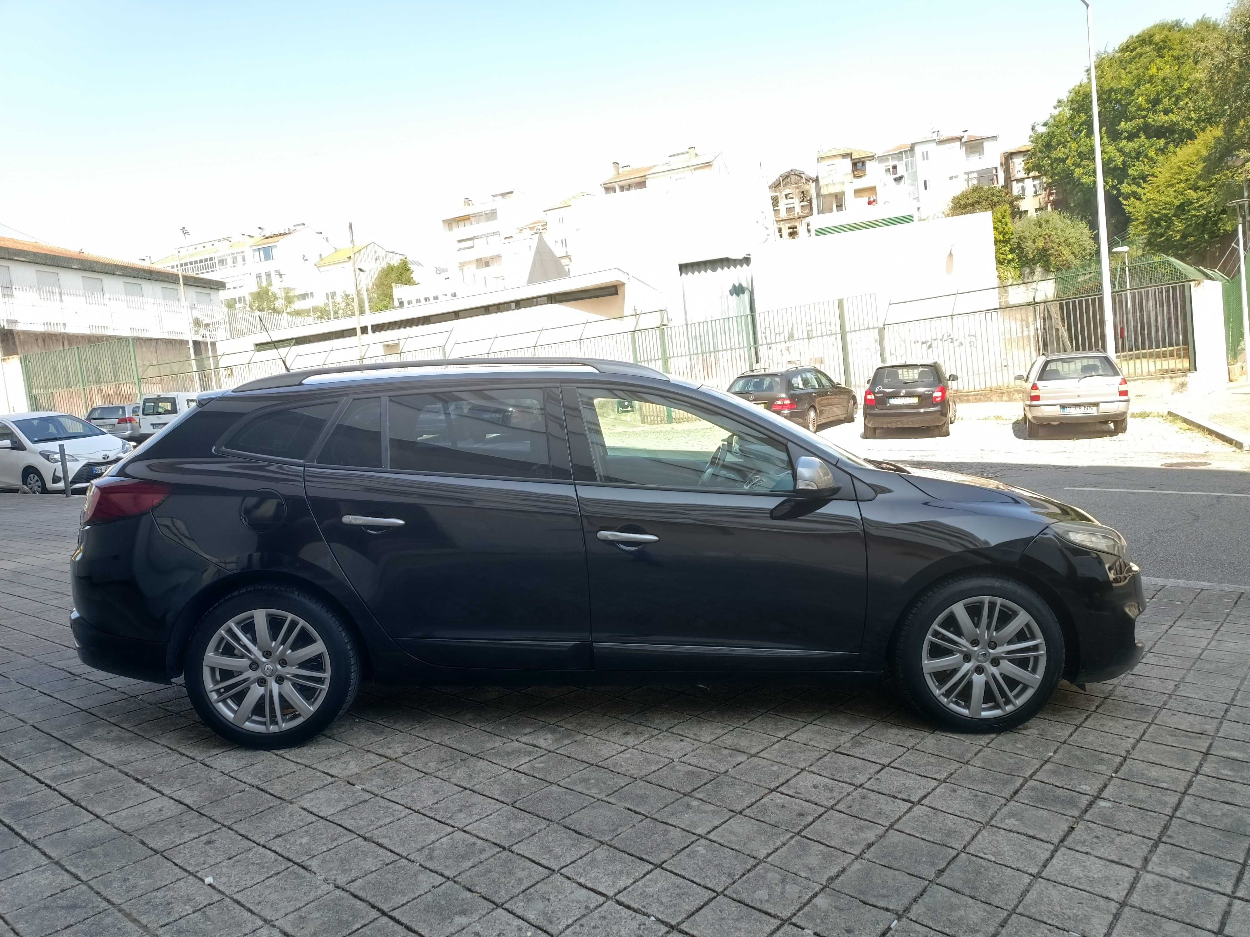 RENAULT MEGANE 1.5 dci 110cv  SPORT TOURER gt line break nacional