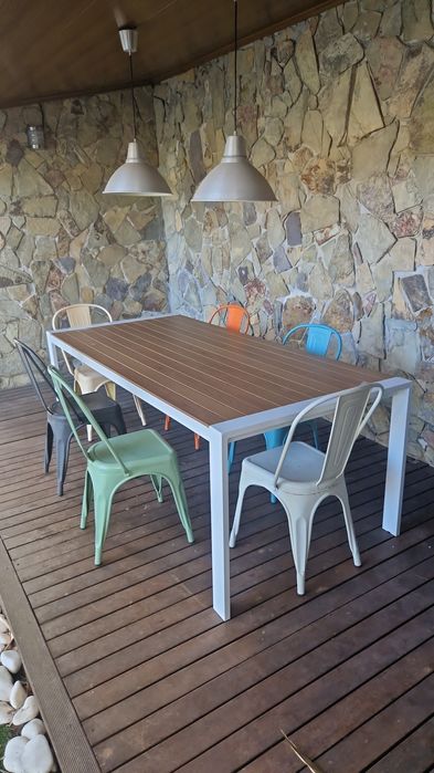 À venda: mesa e 6 cadeiras

Motivo: mudança

Valor de cada cadeira: 62