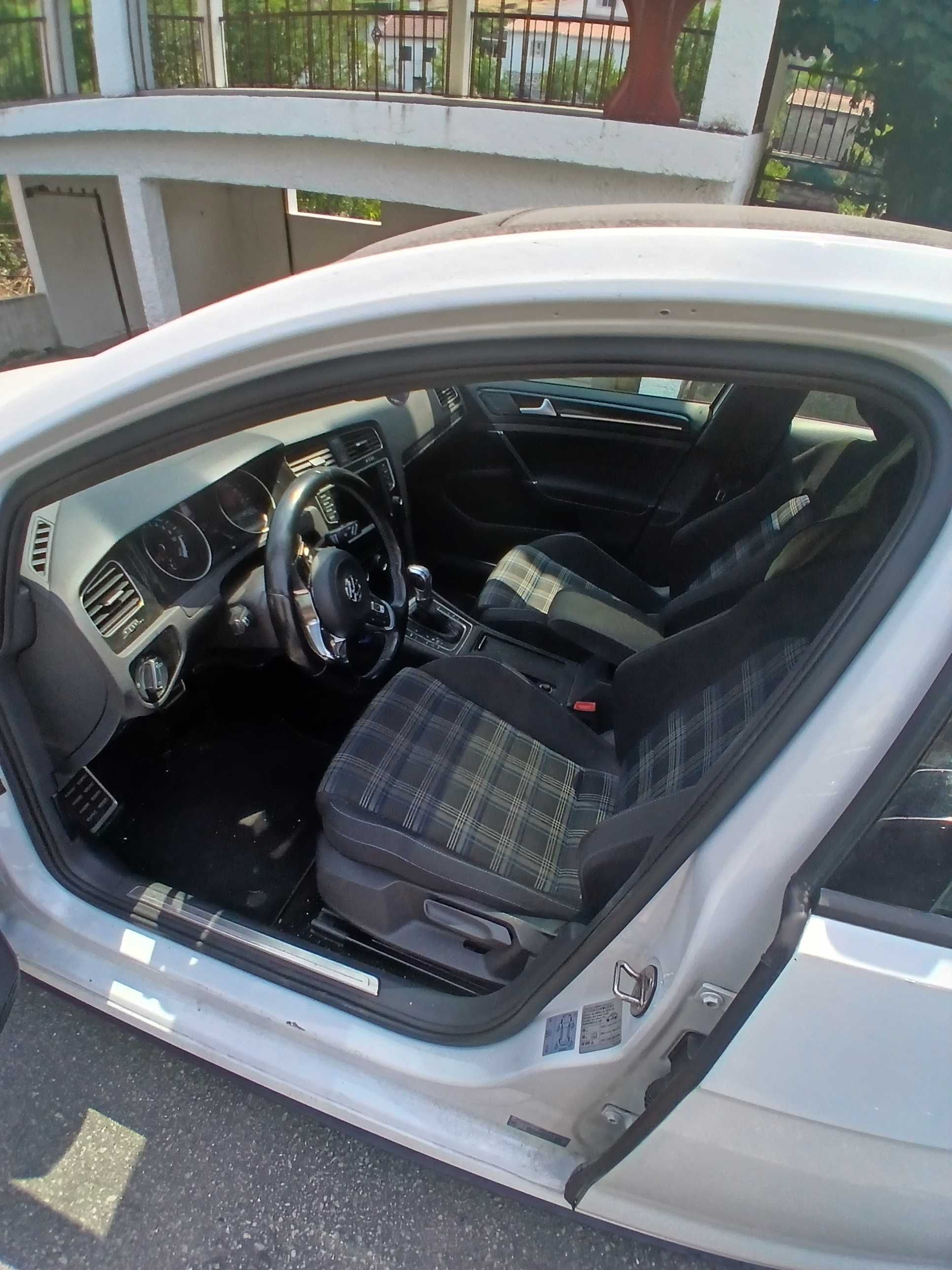 Golf GTE bem estimado.