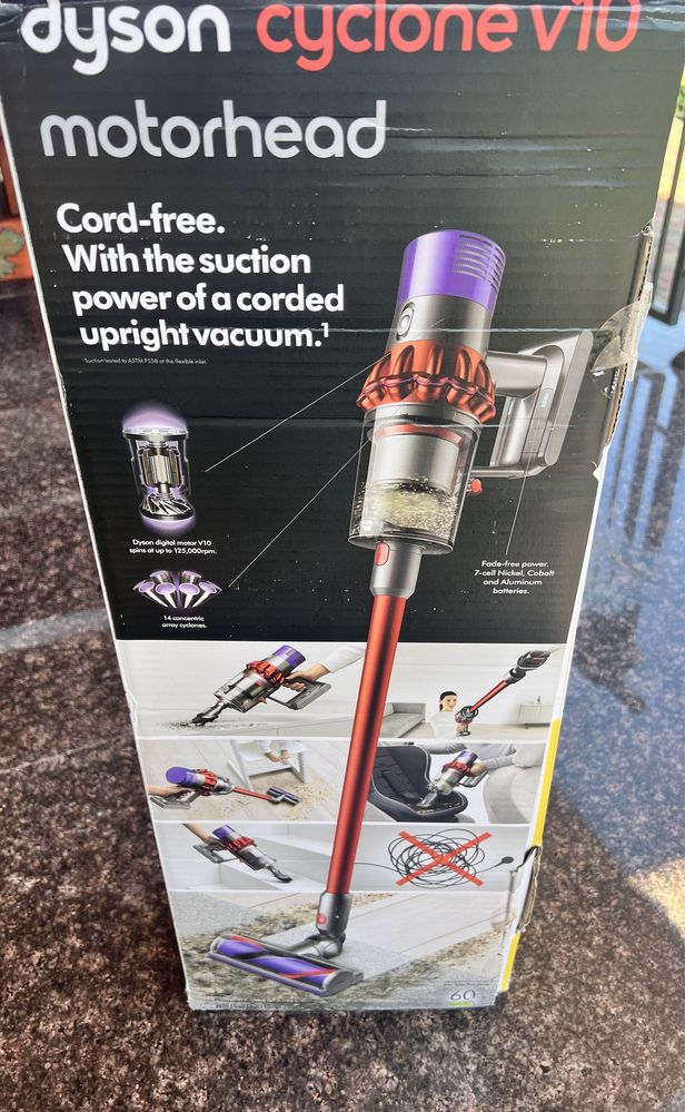 Продам пилосос Dyson v10