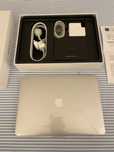 MacBook Pro 13 2015 I5 2.7GHZ + Monitor 27 Dell + Dock Caldigit