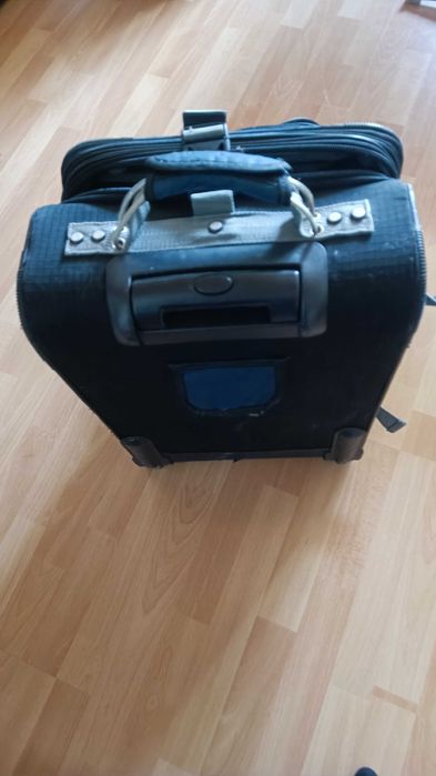 Walizka na kółkach 55 x 35 x 25-33