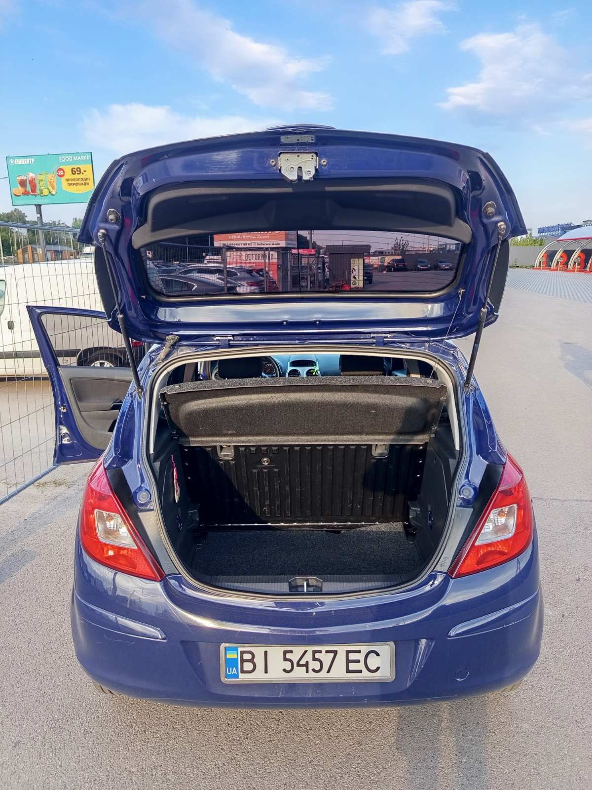 Продам автомобіль Opel Corsa D
