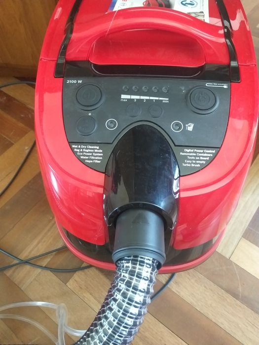 Миючий пилосос Bosh BWD421PET з аквафільтром