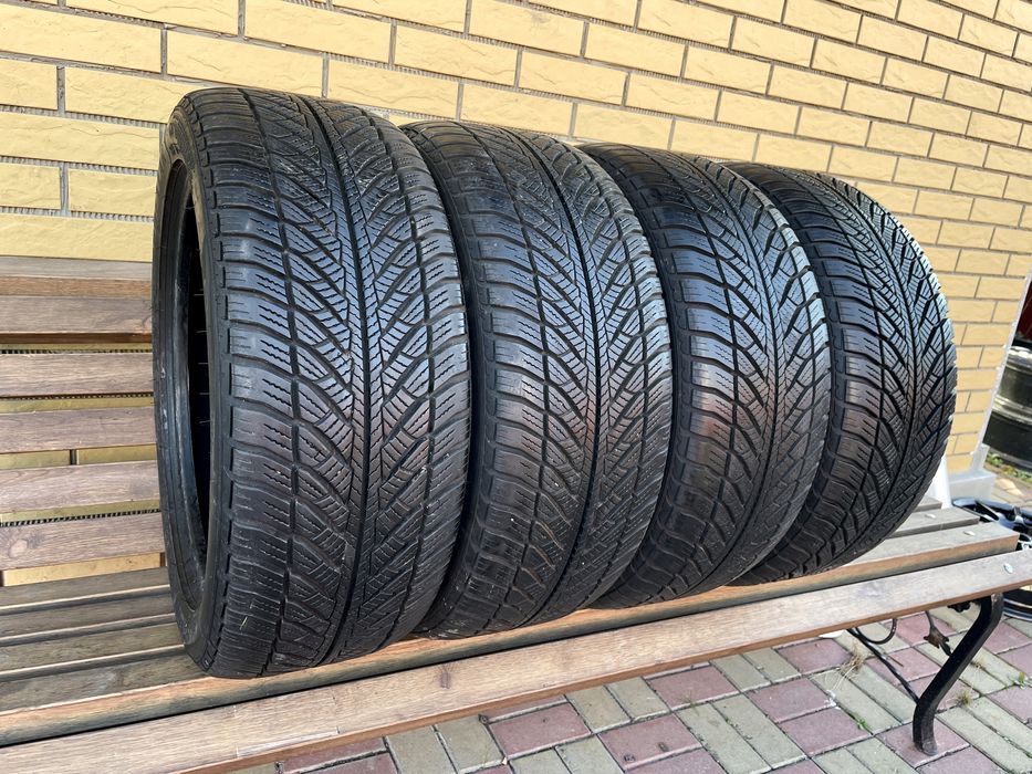 Шини Резина 245.45 R18 Goodyear Зима 8мм.