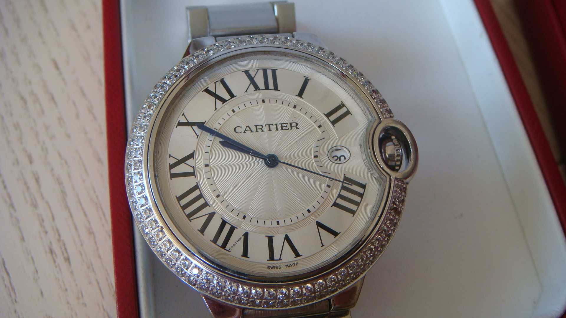 Женские наручные часы Cartier Ballon Bleu