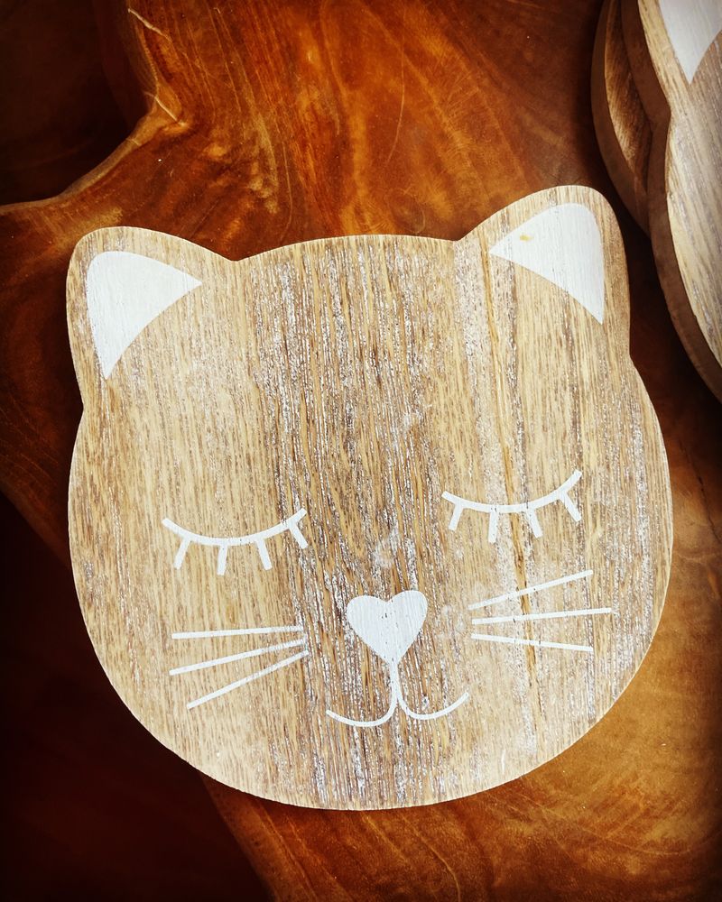 Zestaw 6 pięknych drewnianych podkładek w kotki