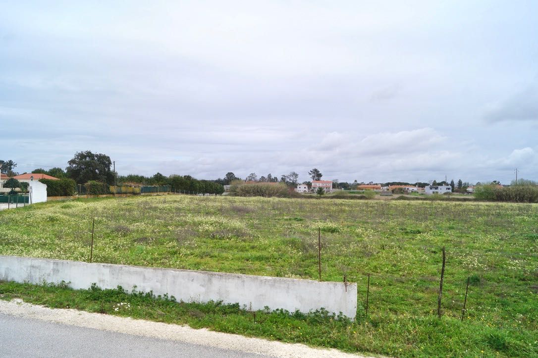 Terreno rústico com 10.320 m2 em Salvaterra de Magos