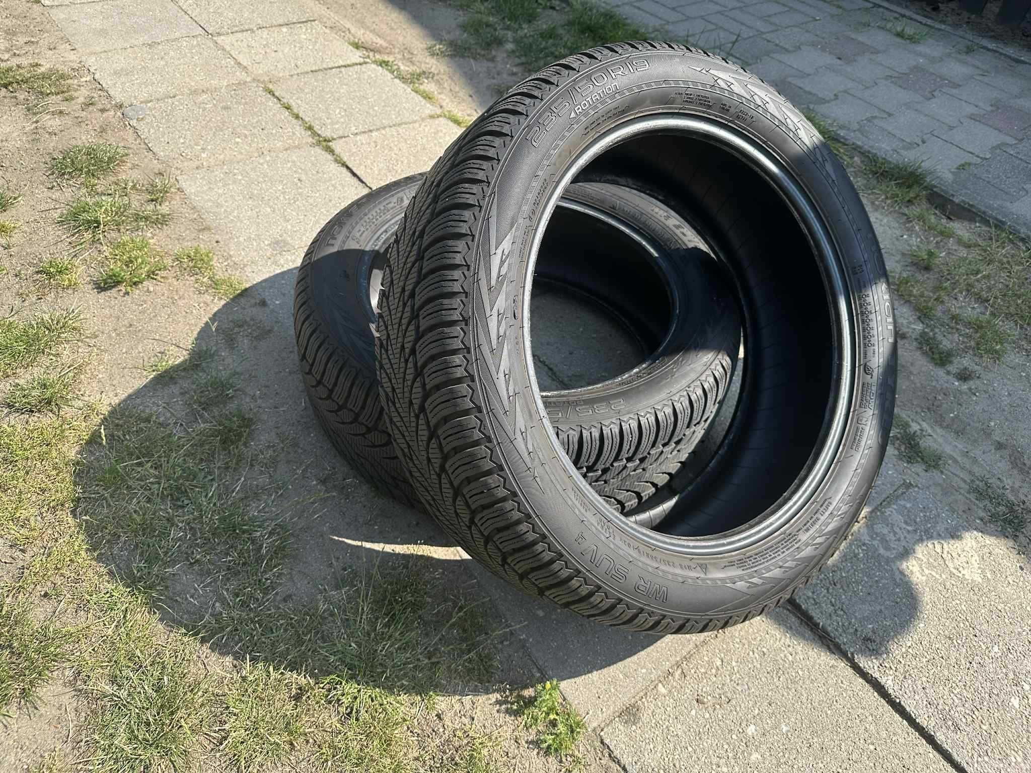 Nokian 235/50 R19 Komplet opony