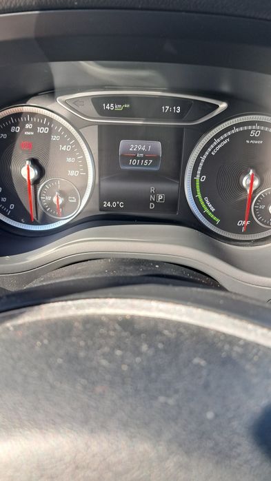 Mercedes-Benz B250 електромобіль електричка