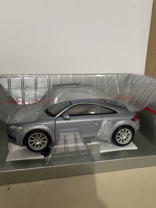 Audi TT de 2006 da Minichamps