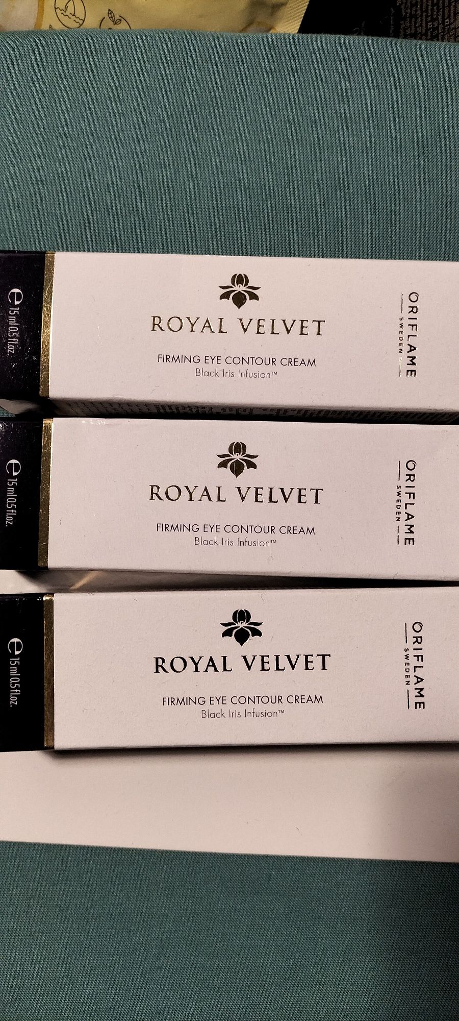 Krem pod oczy Royal Velvet,15 ml. Oriflame