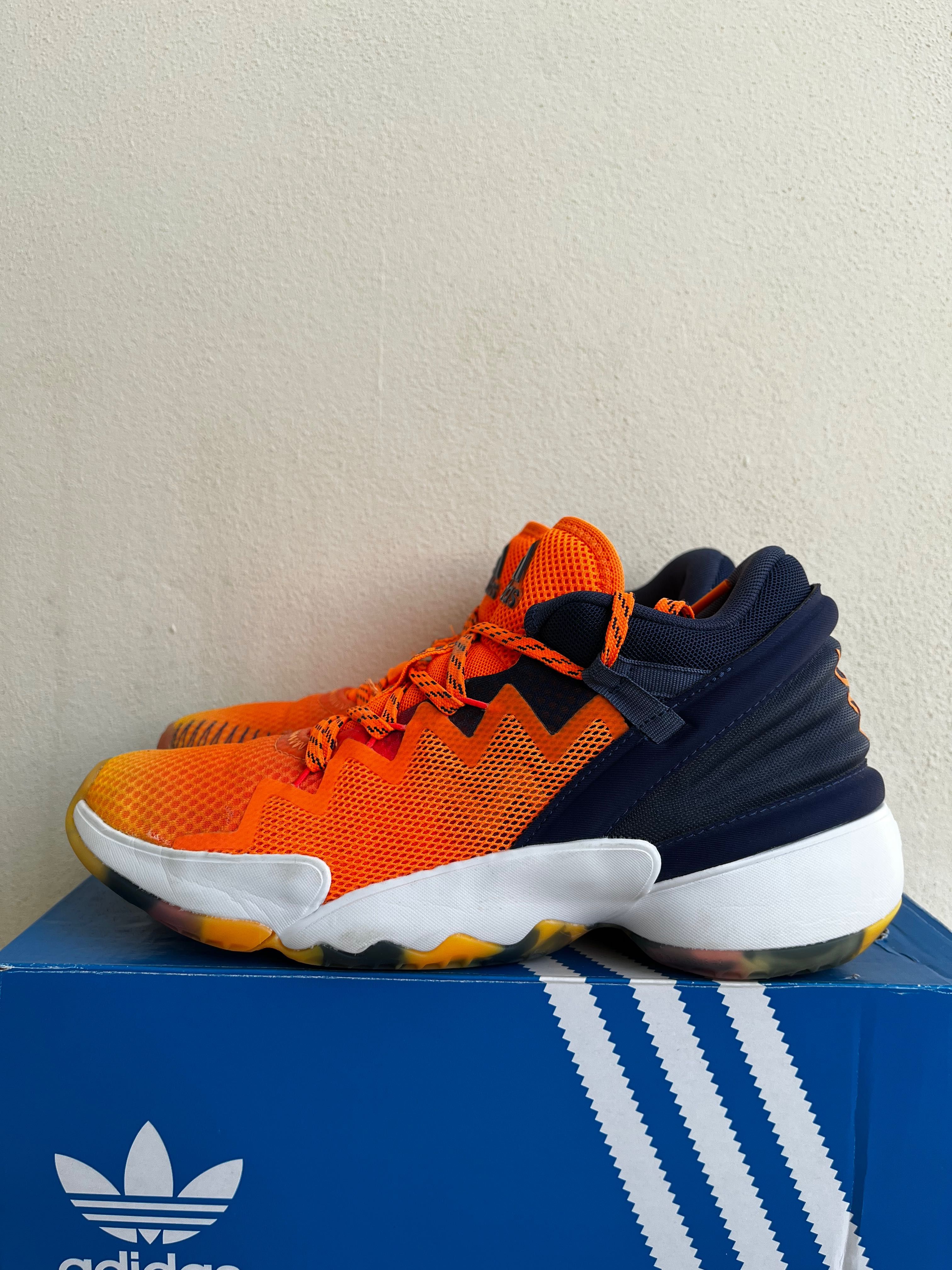 Sapatilhas adidas de voleibol/basquetebol