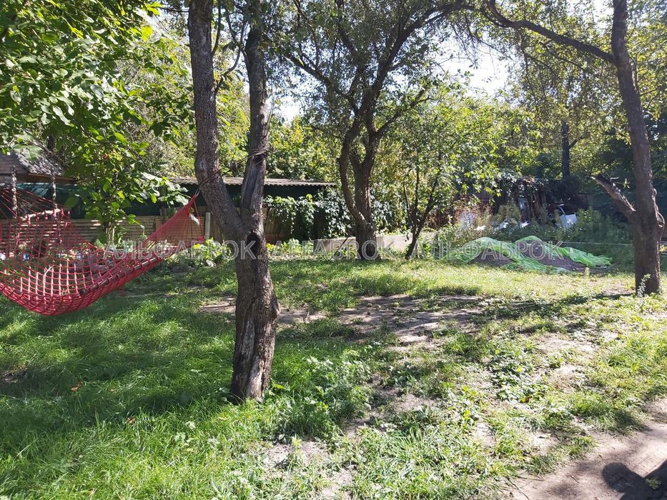 Продажа участка и два дачных дома в Оболонском районе г Киева!!